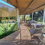Lemon Garden Boutique מלון