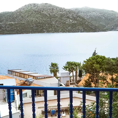 Lemon Garden Boutique Hotel 3*