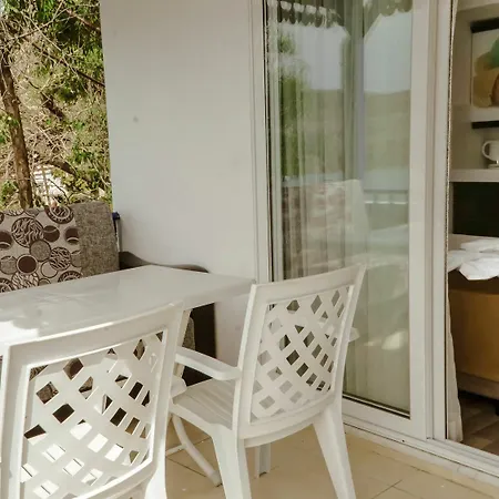 Lemon Garden Boutique Hotel 3*