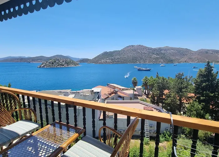 Lemon Garden Boutique Hotel 3*