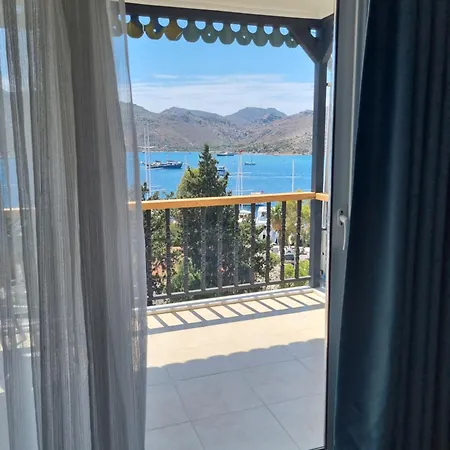 Lemon Garden Boutique Hotel *