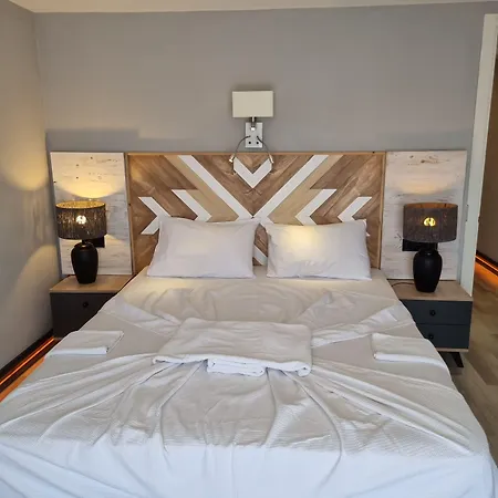 Lemon Garden Boutique Hotel 3*